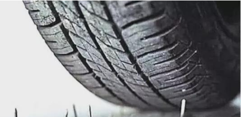 為什么汽車都只有一個外胎，是怎么做到沒有內胎，還不漏氣的？