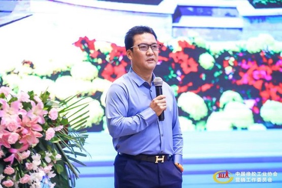 陜西賽輪輪胎銷售有限公司執(zhí)行董事、陜西富進(jìn)輪胎橡膠（集團(tuán)）有限公司董事長(zhǎng)孫一平