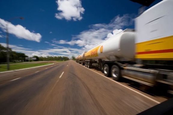 百年油氣巨頭搬家又改名：荷蘭怒了，英國笑了！
