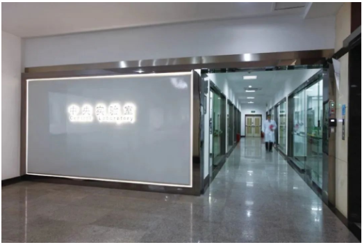 為了給消費者提供更多高質(zhì)量的健康環(huán)保產(chǎn)品，大寶漆同世界級的化工原料供應商，如德國巴斯夫、德國拜耳、美國杜邦等，結(jié)成緊密的戰(zhàn)略合作伙伴關(guān)系，并不斷尋求世界上優(yōu)秀的原材料和尖端的技術(shù)支持。