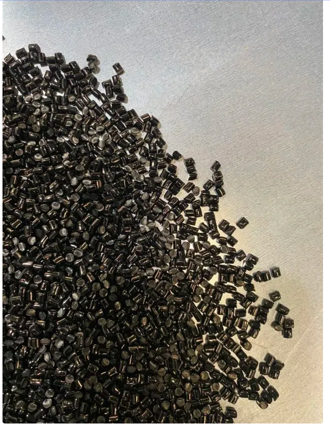 寶麗迪"黑色母粒"、"彩色母粒"這兩類占比超過50%的產(chǎn)品，均有使用卡博特的炭黑產(chǎn)品