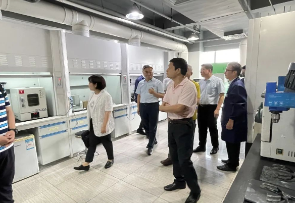 湘江涂料集團原董事長曾兆敏等一行到訪貝特爾 湘江涂料集團原董事長曾兆敏等一行到訪貝特爾