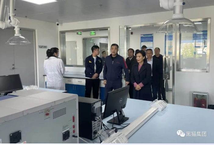 余立新充分肯定了青島黑貓公司的科研事業(yè)發(fā)展成果及業(yè)內(nèi)研發(fā)地位，希望能夠以顯著的人才優(yōu)勢、區(qū)位優(yōu)勢、政策優(yōu)勢、技術(shù)優(yōu)勢、環(huán)境優(yōu)勢取得優(yōu)秀的發(fā)展成績，向黑貓集團反哺出更多的成果。