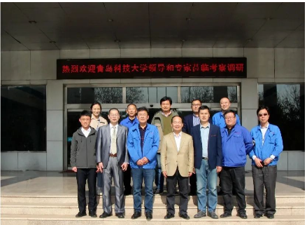 青島科技大學(xué)先進(jìn)電工材料研究院郝春成院長一行蒞臨豪邁電纜考察調(diào)研 青島科技大學(xué)先進(jìn)電工材料研究院郝春成院長一行蒞臨豪邁電纜考察調(diào)研