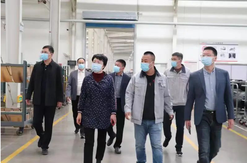 廣宗縣委副書記、政府縣長鄭曉燕一行到經(jīng)濟(jì)開發(fā)區(qū)部分企業(yè)調(diào)研疫情防控、經(jīng)濟(jì)運(yùn)行、安全生產(chǎn)、環(huán)保措施落實(shí)等情況。