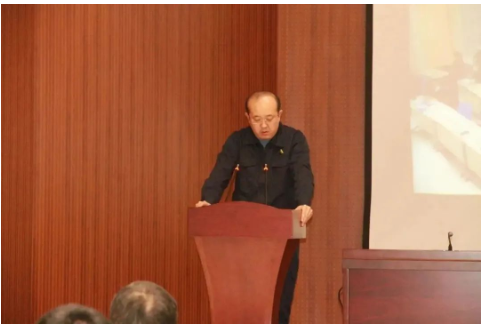 　高文杰：成績是干出來的，不是吹出來的。困難再大，苦干實干就有解決之路;問題再小，不干不動永無解決之日。回顧今年以來的工作，我深深體會到唯有認真才能把工作做細，唯有用心才能把工作做實，唯有實干、苦干才能把工作干好。2023年，我將立足公司平臺，帶領(lǐng)一廠團隊，堅定信心、同心同德，埋頭苦干、奮勇前進，圓滿完成全年生產(chǎn)任務(wù)目標(biāo)。