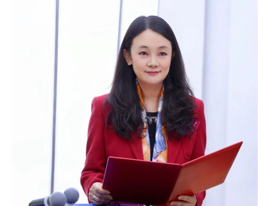 以此次500公里輸送帶供貨里程碑為契機，寶通必將持續(xù)修煉內(nèi)功，嚴格貫徹高可靠、零缺陷的大質(zhì)量觀，落實綠色化、智能化、一體化、全球化的新“四化”戰(zhàn)略，為更多的客戶提供更好的產(chǎn)品和更優(yōu)的服務(wù)。