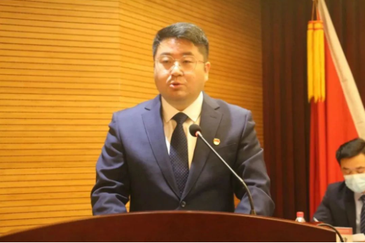會(huì)上，公司總經(jīng)理、黨委副書記張航偉作題為《解放思想，改革創(chuàng)新，再接再厲，打造國內(nèi)一流特色突出的全產(chǎn)業(yè)鏈橡膠公司》的工作報(bào)告，全面回顧總結(jié)2022年工作，分析研判當(dāng)前形勢，謀劃部署2023年工作任務(wù)。