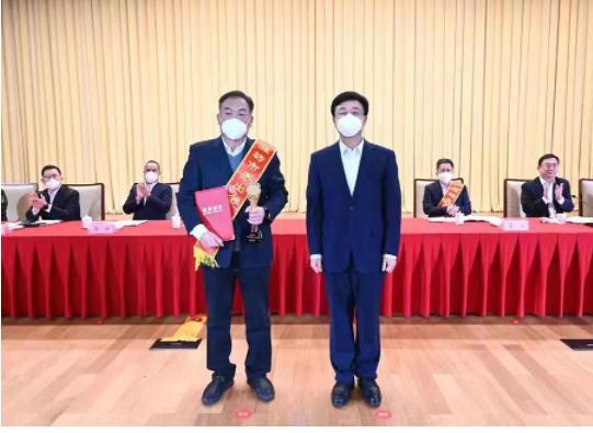 豪邁集團董事長張恭運獲“濰坊市杰出企業(yè)家”稱號