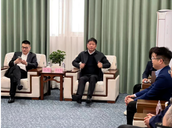 雙方在會(huì)客室開展了座談會(huì)。