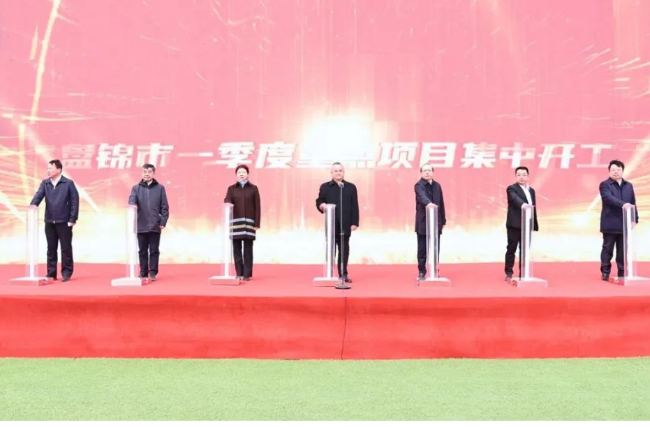 該項(xiàng)目依托遼濱經(jīng)開(kāi)區(qū)內(nèi)豐富的裂解碳五資源和區(qū)位優(yōu)勢(shì)，利用國(guó)橡中心先進(jìn)的乙腈法碳五分離技術(shù)和液相混煉技術(shù)，生產(chǎn)綠色新材料，為綠色輪胎提供更低滾動(dòng)阻力、更短制動(dòng)距離、更好耐磨性的綠色橡膠新材料。