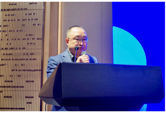 北京馬赫天誠科技有限公司董事長孫超波在致辭中表示，馬赫科技27年來堅(jiān)持以客戶為中心，堅(jiān)定地走發(fā)展專業(yè)化的道路。他表示，面對(duì)不確定的未來，所有的企業(yè)首先應(yīng)該考慮如何活下去，當(dāng)前唯有以客戶為中心，不斷進(jìn)行技術(shù)創(chuàng)新，努力為客戶提供低成本的產(chǎn)品和優(yōu)質(zhì)的服務(wù)，更好地為客戶提供價(jià)值，企業(yè)才能生存和發(fā)展。