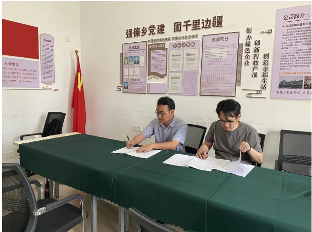 西雙版納橡膠企業(yè)與勐臘農(nóng)墾集團(tuán)達(dá)成戰(zhàn)略合作