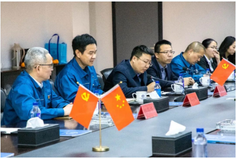 雙箭股份公司作為桐鄉(xiāng)市的重要制造業(yè)企業(yè)，一直受到市委市政府的關(guān)注和支持。此次調(diào)研活動(dòng)的開(kāi)展，為桐鄉(xiāng)市政府提供了深入了解企業(yè)發(fā)展?fàn)顩r、及時(shí)了解企業(yè)發(fā)展問(wèn)題的機(jī)會(huì)，也為雙箭股份公司提供了一個(gè)展示企業(yè)形象、加強(qiáng)與政府合作的機(jī)會(huì)。