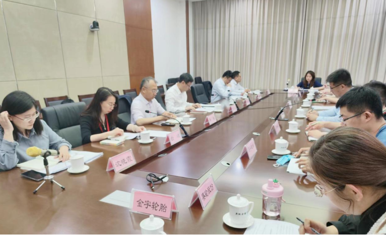 通過此次座談會(huì)，山東省貿(mào)促會(huì)與橡膠輪胎企業(yè)就行業(yè)發(fā)展進(jìn)行了深入交流和探討，并就未來的發(fā)展方向和挑戰(zhàn)提出了具體建議。山東省將繼續(xù)加大支持力度，推動(dòng)橡膠輪胎產(chǎn)業(yè)健康發(fā)展，促進(jìn)企業(yè)實(shí)現(xiàn)更大的成長(zhǎng)和國(guó)際化進(jìn)程，為山東省乃至全國(guó)的橡膠輪胎行業(yè)注入新的動(dòng)力。