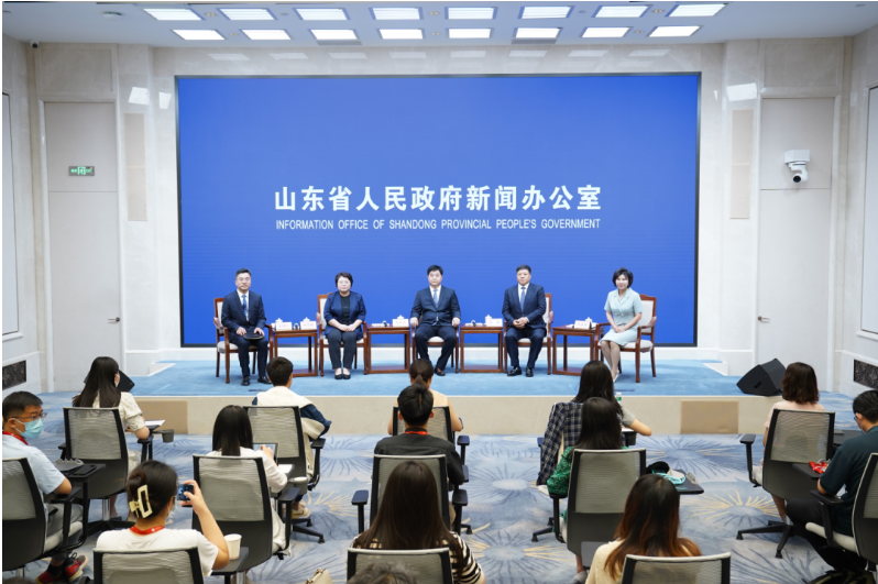 山東省政府新聞辦舉行了第二場(chǎng)民營(yíng)企業(yè)家記者見(jiàn)面會(huì)，與會(huì)嘉賓包括賽輪集團(tuán)董事長(zhǎng)劉燕華女士。會(huì)上，劉燕華女士與與會(huì)媒體就賽輪集團(tuán)的發(fā)展進(jìn)行了深入交流，并回答了記者們的提問(wèn)。