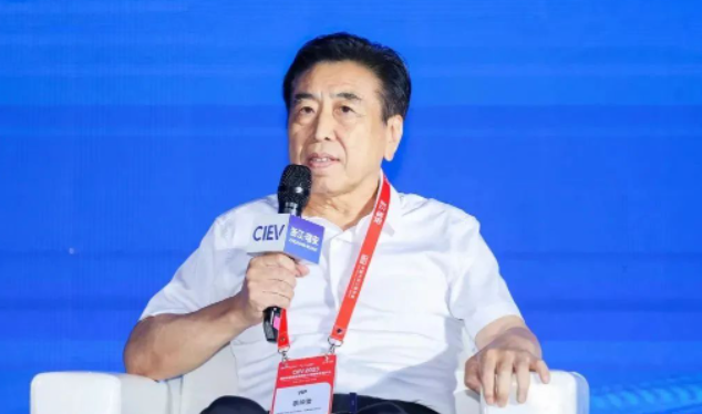 此外，在會議期間，中國汽車工程學(xué)會汽車供應(yīng)鏈創(chuàng)新分會籌備會議和供應(yīng)鏈協(xié)同發(fā)展論壇也同時召開。賽輪集團(tuán)的PCR配套總監(jiān)汪永祥受邀參加了這些活動，進(jìn)一步展示了賽輪集團(tuán)在汽車供應(yīng)鏈領(lǐng)域的專業(yè)知識和經(jīng)驗(yàn)。
