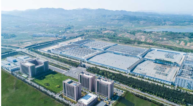 由中國汽車報和工業(yè)和信息化部新聞宣傳中心聯(lián)合主辦的2023金臺汽車論壇在北京隆重舉行。本次論壇以“中國汽車崛起的世界意義”為主題，吸引了相關部委領導、行業(yè)組織負責人，主流車企和產(chǎn)業(yè)鏈重點企業(yè)高管以及行業(yè)精英的共同參與。