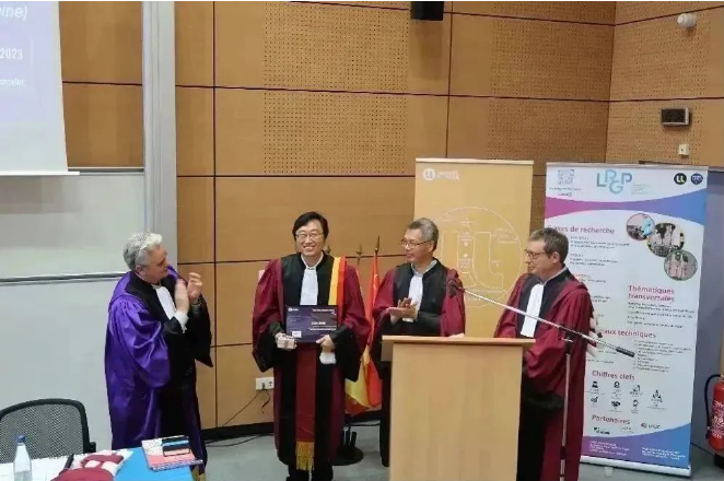 法國洛林大學(xué)授予張立群院士榮譽博士學(xué)位