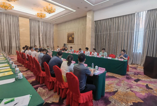 廣墾橡膠集團召開了《2023年天然橡膠采收加工關鍵技術及其裝備研究》項目推進會，為進一步提升科技創(chuàng)新，賦能天然橡膠產(chǎn)業(yè)的發(fā)展，助推全產(chǎn)業(yè)鏈高質量發(fā)展。